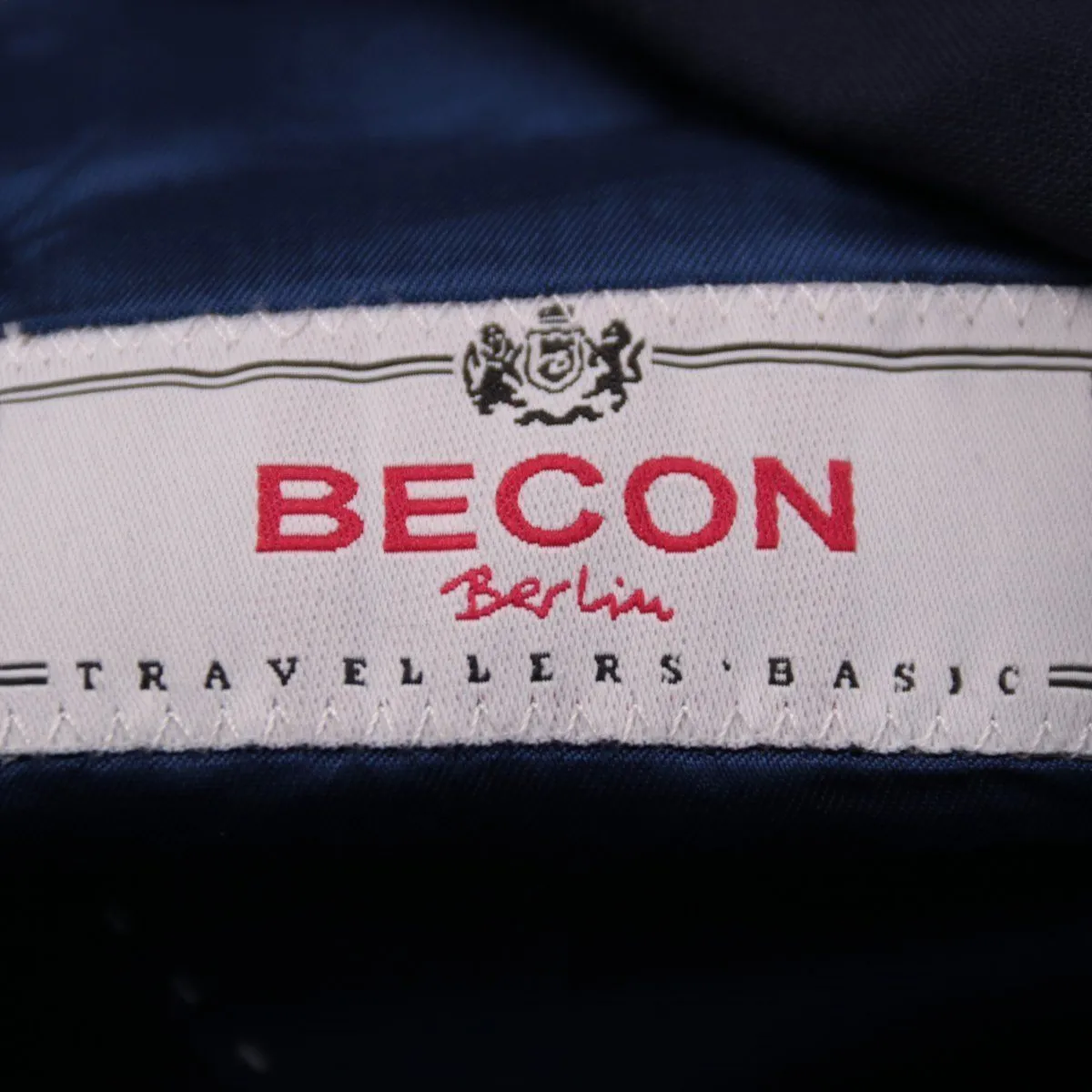 костюм Becon